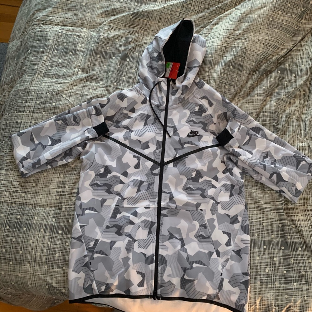 Nike Tech Zip Up